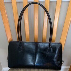 Hobo Paulina Shoulder Bag, black leather classic